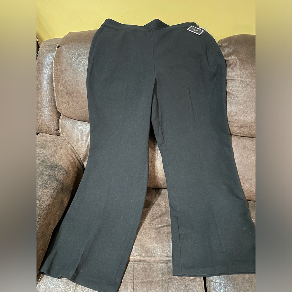 Women’s Black Pants Size 14. New With Tags. Kaari Blue Brand.